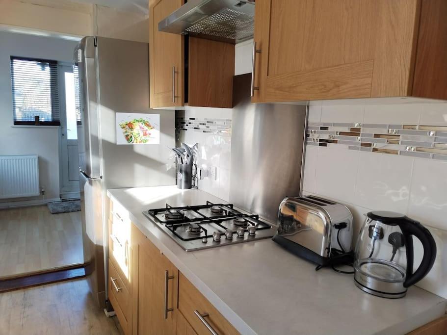 Wembley 2 Bed/2 Bath Modern Apt Appartement